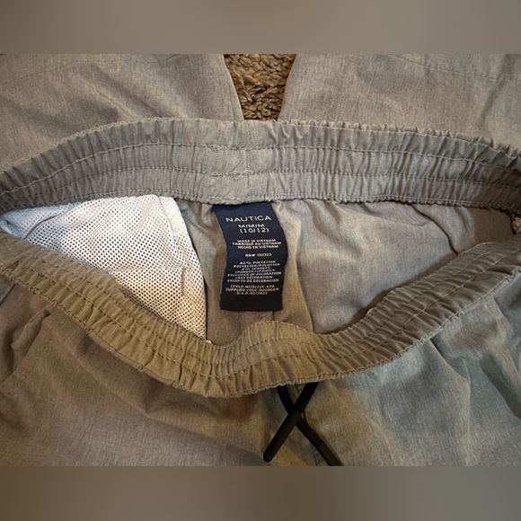 Youth Gray Nautica Shorts - Picture 4 of 4